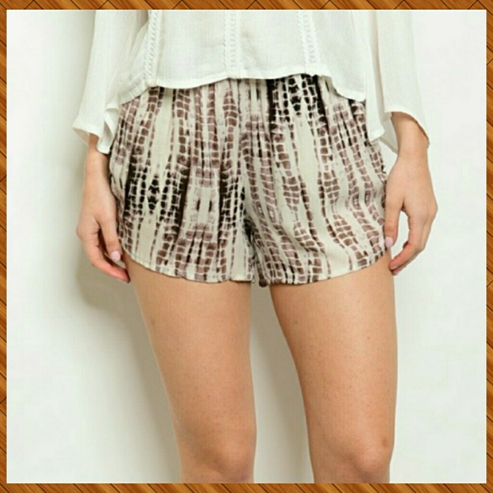 Ivory Pattern Shorts